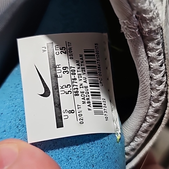 Nike white and blue size 8 athletic running shoes - Picture 7 of 7